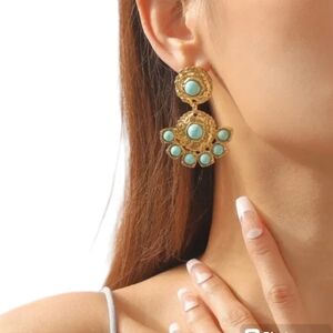 New Vintage Style Gold Tone Dangle Earrings